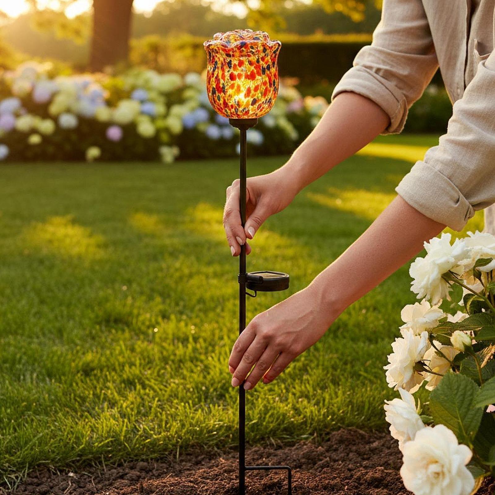 Lampada Solare a Forma di Rosa - Outdoor Lighting Accent recensione e prezzo